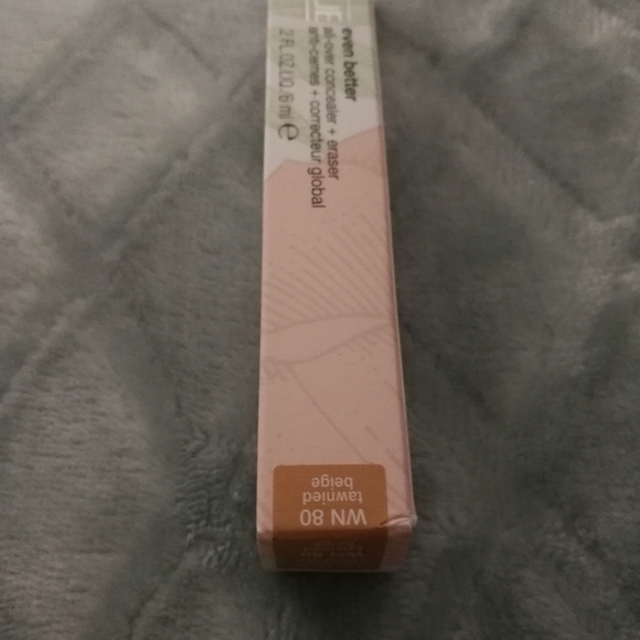 CLINIQUE Even Better all-over Concealer + Eraser - Picture 7 of 8